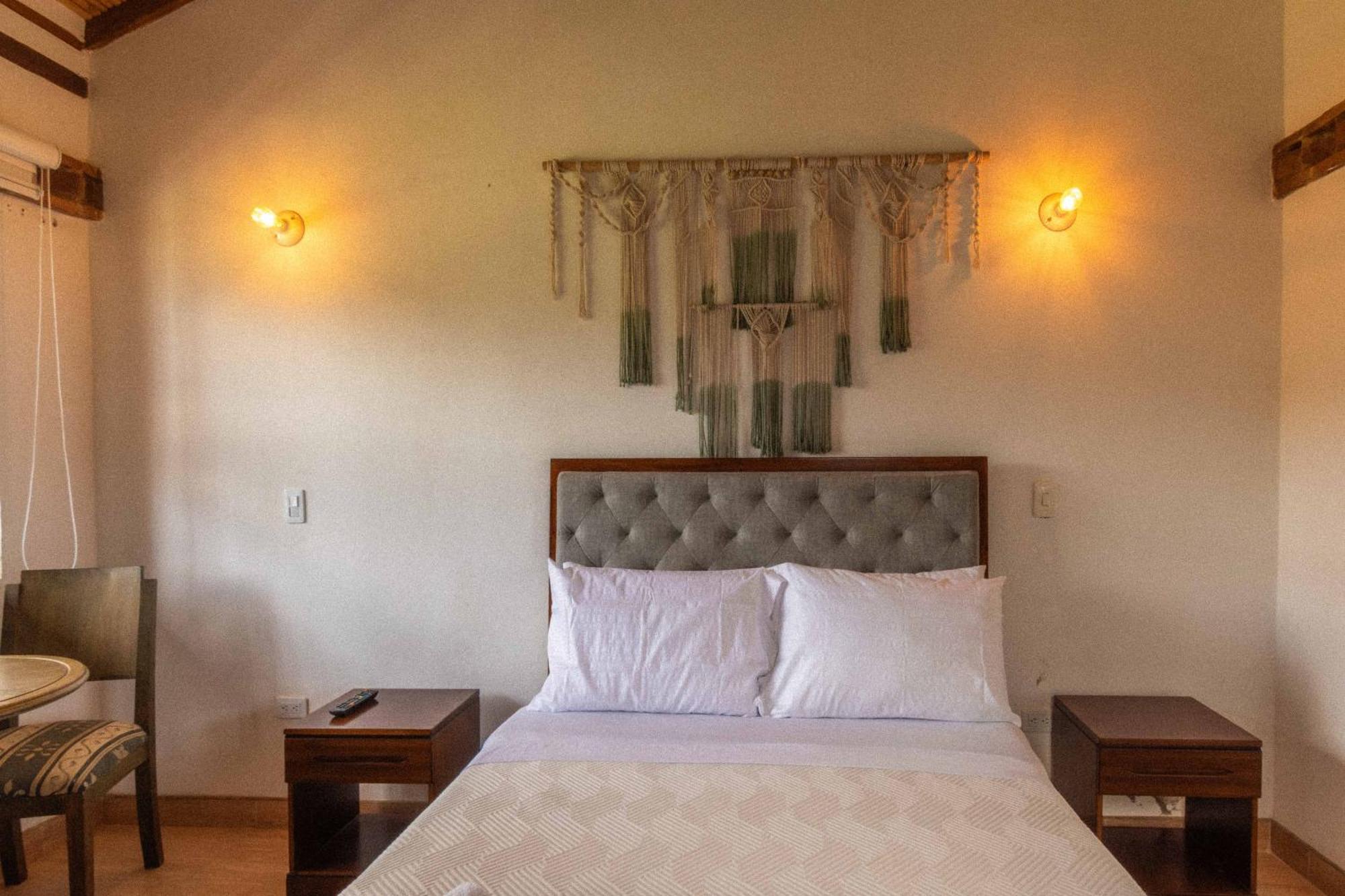 Artemisa Hotel Santa Sofía Extérieur photo