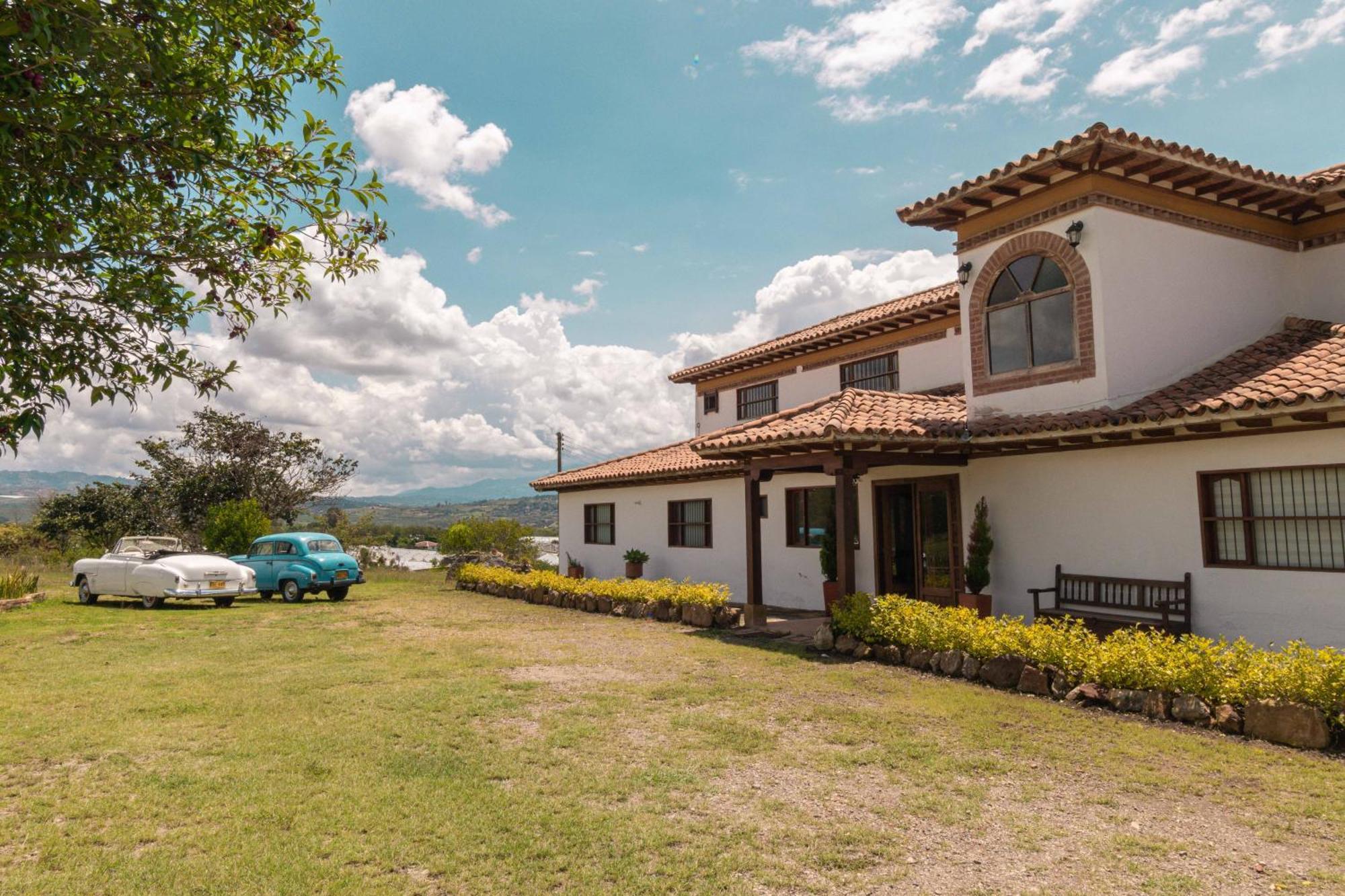Artemisa Hotel Santa Sofía Extérieur photo